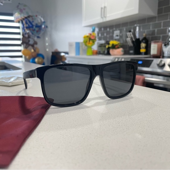 Gucci hard case  RED - Picture 5 of 5